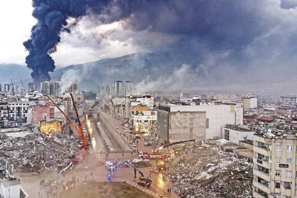 El terremoto ha dejado un total de 5,775 edificios destruidos.