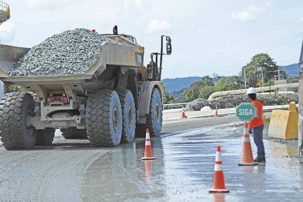 Comprometidos con la seguridad en las vías del proyecto.