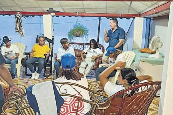 Brea se reunió con jóvenes de Chitre y del PP, quienes apoyan la candidatura de Martín Torrijos.