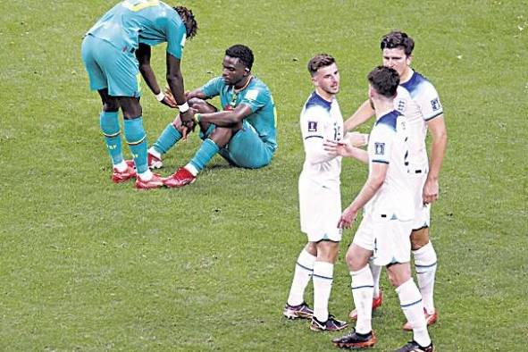 Inglaterra celebra tras vencer a Senegal en los octavos de final del Mundial de Fútbol Catar 2022.