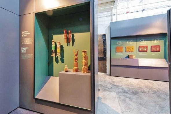 El Museo de la Mola exhibe permanentemente sobre la etnia guna.