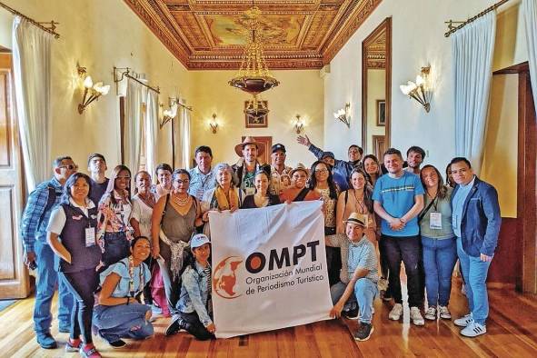 Los periodistas durante un recorrido por el Palacio Municipal de San Luis Potosí.