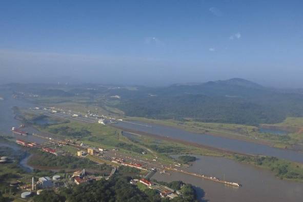 Una prioridad en cuanto al manejo de las tierras revertidas es evitar que las tierras requeridas para el funcionamiento del sector logístico que opera como parte del Canal de Panamá, sean ocupadas de forma desordenada, reduciendo su potencial aprovechamiento.