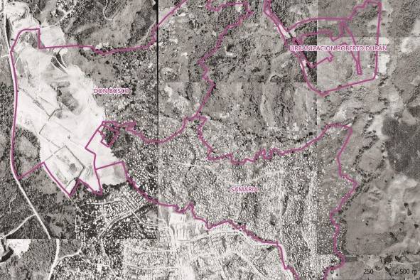 Fotografía aérea del sector de Samaria en 1972-1975: se observa con claridad la rápida explosión de la ocupación por los asentamientos informales e incluso de urbanizaciones al sur de Samaria. A la izquierda, sobre la carretera Transístmica, el movimiento de tierra del loteamiento que luego sería conocido como Don Bosco.