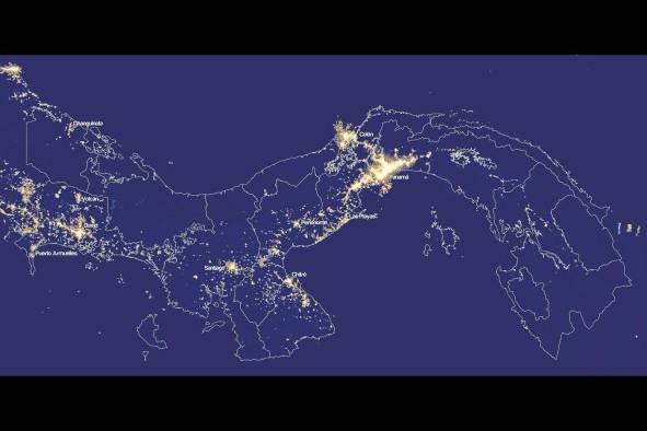 La estructura territorial de las áreas urbanas de la República de Panamá ha tendido a la hiperconcentración de la población en el área alrededor del eje transístmico, que ejerce un fuerte impulso atrayente, en detrimento de un desarrollo más equilibrado de las urbes del interior del país.