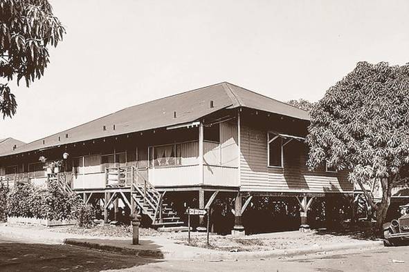 En agosto de 1913, el coronel Goethals autorizó la construcción de un campamento en La Boca para proveer alojamiento a trabajadores afroantillanos, siendo esta la fecha en que el poblado se bautizó oficialmente con su actual nombre.