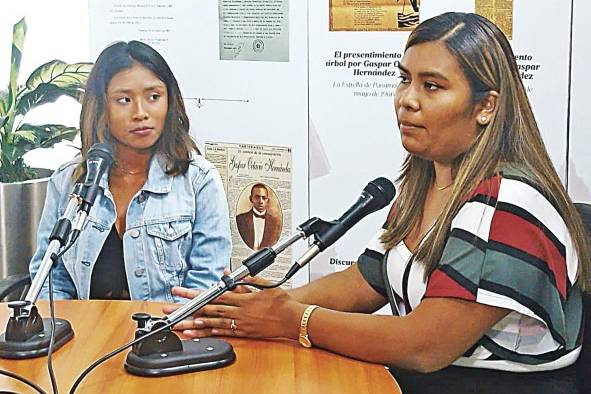 Nicol Rodríguez y Melissa Rodríguez, estudiantes