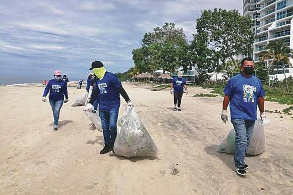 La basura es un gran contaminante de los mares y del aire.