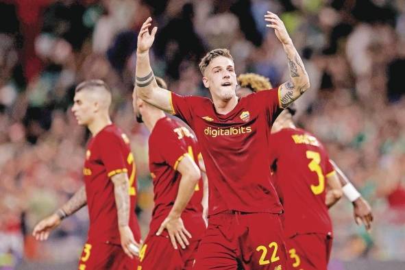 Nicolo Zaniolo celebra el gol de la victoria.