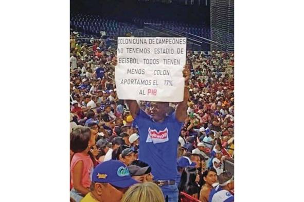 En los escenarios donde se desarrolló el nacional de béisbol, los colonenses mostraron su inconformidad por no tener un estadio desde 2017.