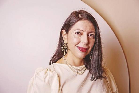 Ana Sofía Tarbay Empresaria. Ha sido nombrada una de las '50 Mujeres de Impacto en Latinoamérica en 2022' por el medio estadounidense 'Bloomberg'. Su “liderazgo, impacto financiero e influencia social” fueron el atractivo que cautivó a la compañía para tal reconocimiento. “Donde estés siempre vas a tener problemas, donde estés siempre va a haber retos. Se trata de ver los retos como situaciones externas para llegar al éxito”.