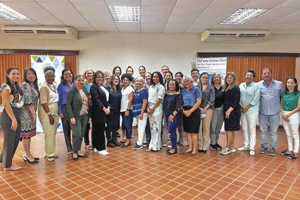 En el salón Las Oropéndolas del parque Metropolitano se destacó el trabajo de las mujeres.