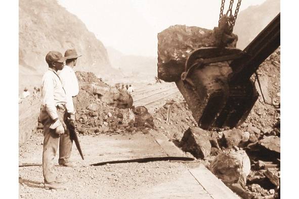 Trabajadores en el corte Culebra durante la construcción del Canal.