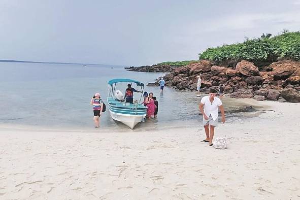 Isla Iguana es uno de los principales destinos turísticos de Pedasí y de toda la región de Azuero.