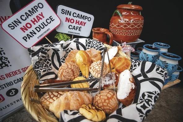 Fotografía que muestra una canasta con pan de dulce, durante una conferencia de prensa para presentar la iniciativa 'Por nuestro campo', ayer en la ciudad de México (México).