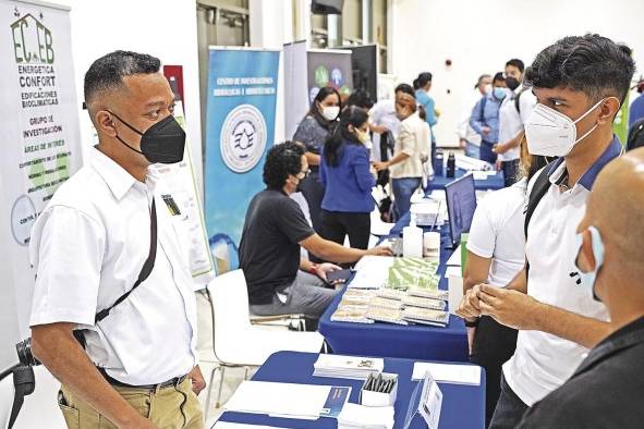 Los estudiantes aprovecharon para establecer contactos y aplicar para vacantes en centros de investigación.