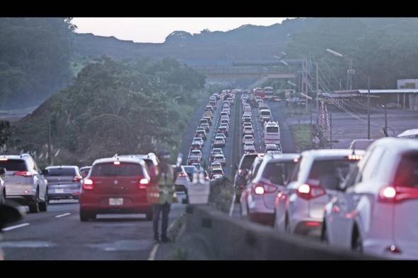 La congestión del tráfico está condicionada por como un modelo de ciudad dispersa y de marcada segregación, de las áreas de generación de empleos.