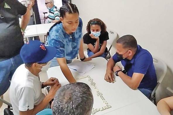 El dominó es una de las primeras actividades que tuvo la Asociación de Deportes para Ciegos.