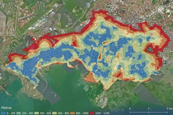 En términos generales los habitantes de los barrios en el centro urbano –corregimientos entre San Felipe y San Francisco– cuentan con una tienda de barrio o supermercado a menos de 600 metros de su hogar (áreas en azul a verde en el mapa).