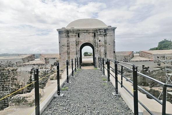 Entrada del Castillo de San Lorenzo El Real de Chagres, el cual se encuentra en restauración.