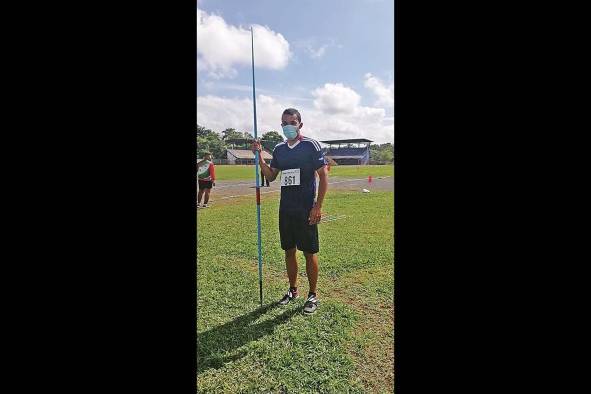 El santeño Jonathan Cedeño es el campeón centroamericano en la jabalina.