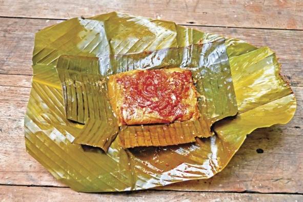 El achiote le da color a los tamales y pinta también el sofrito