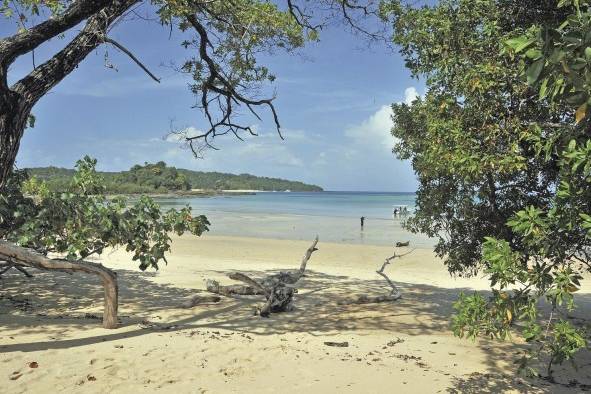 La Playa de las Suecas, es la única nudista de las cinco que se sitúan en Isla Contadora.