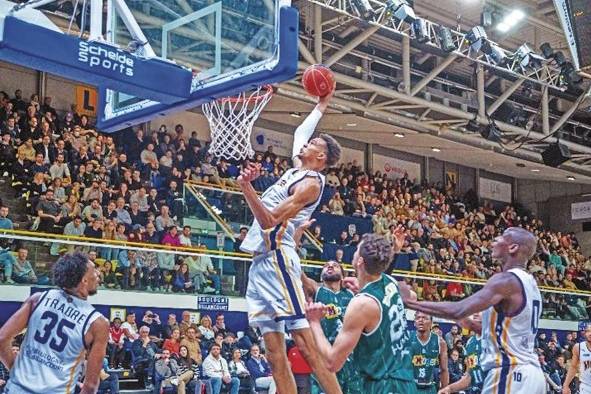 Victor Wembanyama en un partido con los Metropolitans 92 ante el Limoges CSP.