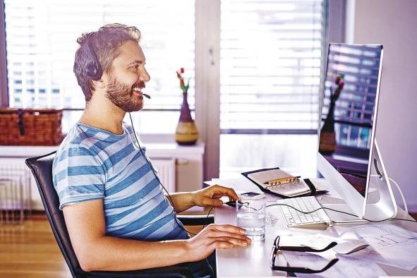 Estas técnicas lo ayudarán a tomar el control de su cuerpo durante una llamada o reunión 'online'.