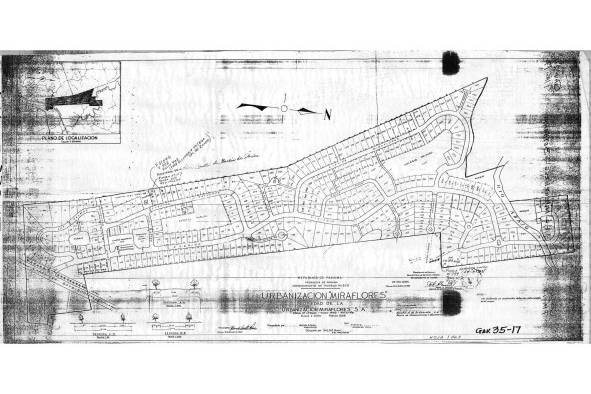 Plano de la urbanización de Miraflores de 1946, presenta un ejemplo de los proyectos construidos luego de la aprobación del primer Reglamento de Urbanizaciones en 1941. Construida a unos 6 km del centro de la ciudad y a 3 km del límite declarado por acuerdo municipal en 1938, es un ejemplo de cómo la expansión urbana se daba en época temprana en forma discontinua o de saltos.