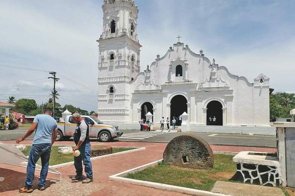 La Basílica Menor de Santiago Apóstol es un punto a visitar durante el recorrido.