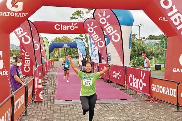 La carrera se realizó en distancias de 5 y 10 kilómetros, teniendo como punto de partida y meta, la Cinta Costera 3.