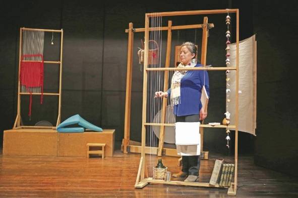 La artista Cristina Wayar, durante un ensayo de la obra 'Ítaca'.