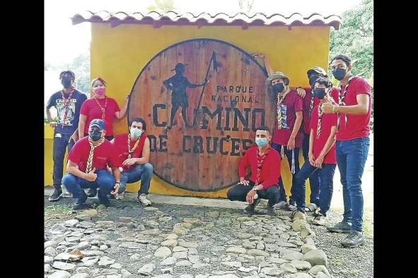 Cruces Trails OBC ayudan a mantener el parque activo con limpiezas y reforestación.