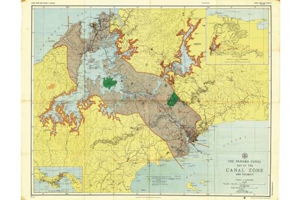 De acuerdo con Michael Donoghue, durante la primera mitad del siglo XX la Zona del Canal de Panamá fue posiblemente la posesión de ultramar más importante de Estados Unidos.