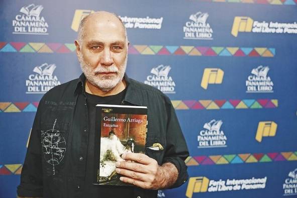 Arriaga presentó 'Extrañas' el sábado pasado en la Feria Internacional del Libro.