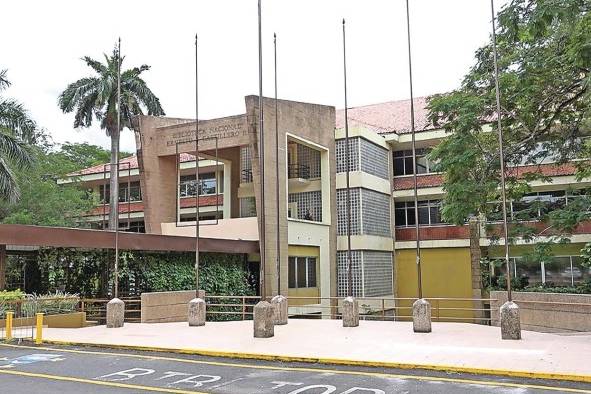 Fachada de la Biblioteca Nacional Ernesto J. Castillero