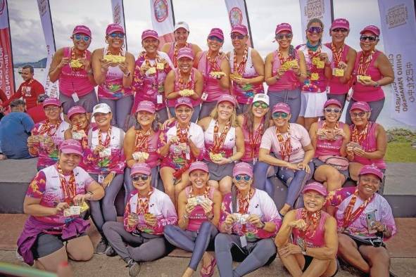 Equipo de remo Pink Warriors