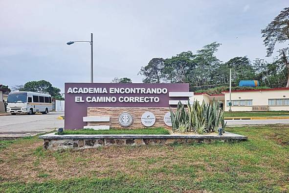 Sede de la Academia Encontrando el Camino Correcto