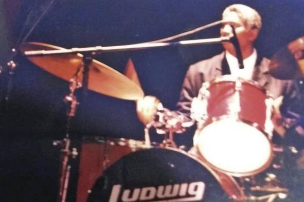 Ernesto Crouch es considerado uno de los mejores bateristas de 'jazz' en Panamá.