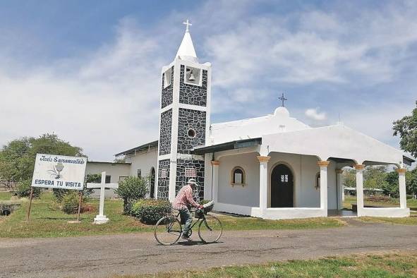 La experiencia turística y religiosa comienza en la capilla San Lorenzo.