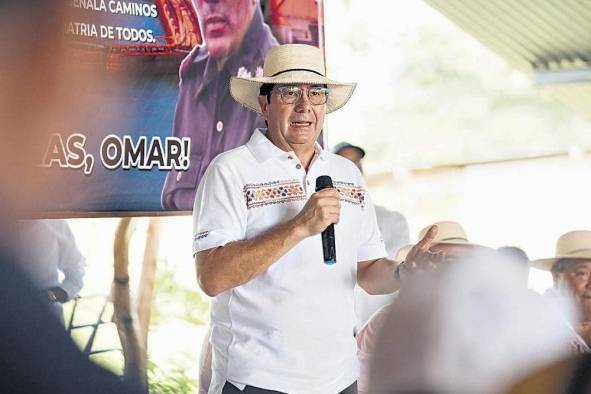 Martín Torrijos junto a directivos del PP, sostuvieron diversos conversatorios con sus seguidores en Ocú, en la provincia de Herrera.