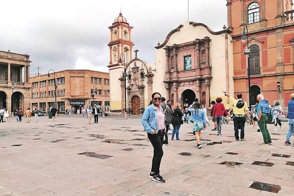 Las plazas son serenas y también testigos de que la modernidad puede combinarse con la tranquilidad.