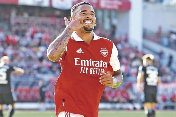 Gabriel Jesús celebra uno de sus goles anotados con el Arsenal.