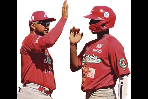 José Mayorga (Izq.) tendrá el mayor desafío de su joven carrera como piloto, al llevar a los Federales a la Serie del Caribe.