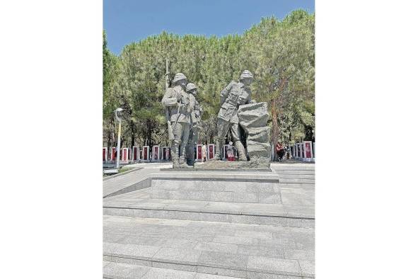 Estatuas conmemorativas de la batalla naval