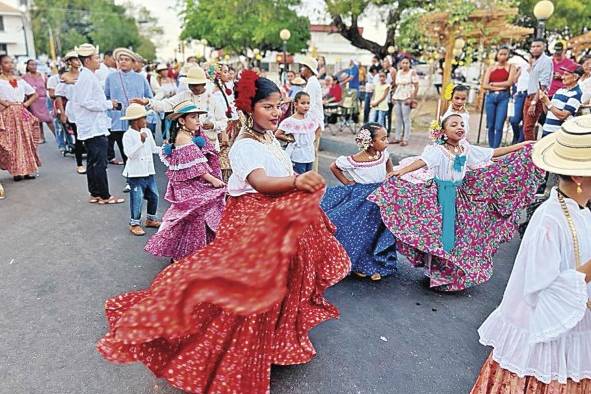 Las polleras y los diablicos también fueron parte del festival.