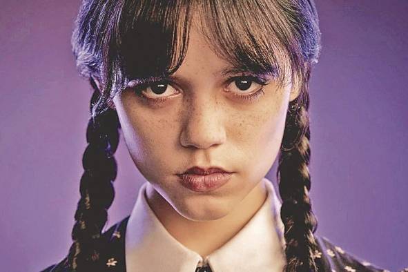 Merlina Addams, interpretada por la actriz Jenna Ortega