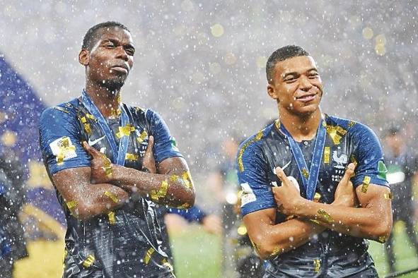 Paul Pogba y Kylian Mbappé durante la Copa Mundial de Rusia 2018.