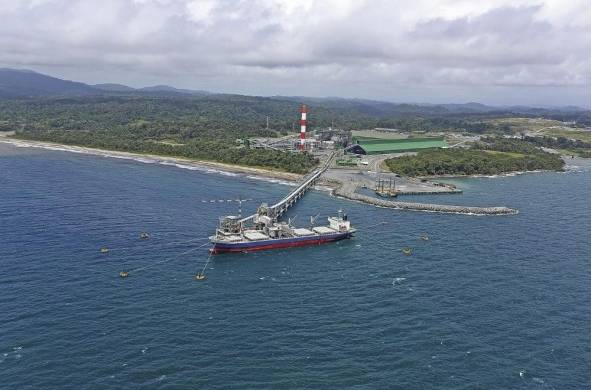 Vista del puerto en Punta Rincón, Colón, desde donde se realizan las exportaciones de concentrado de cobre.